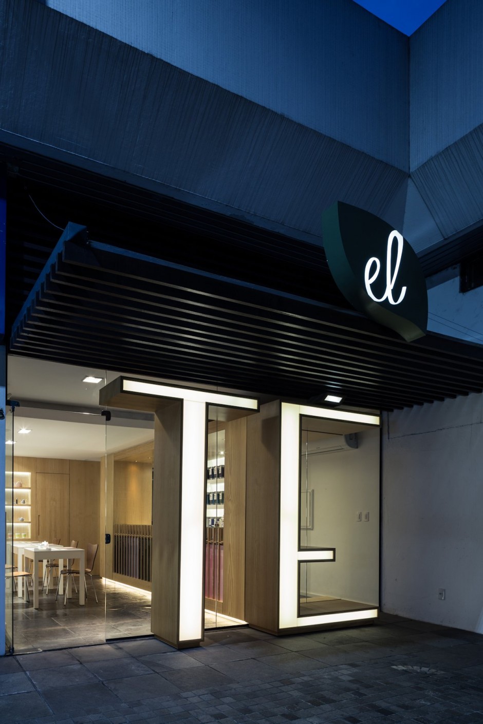 el_120212_04