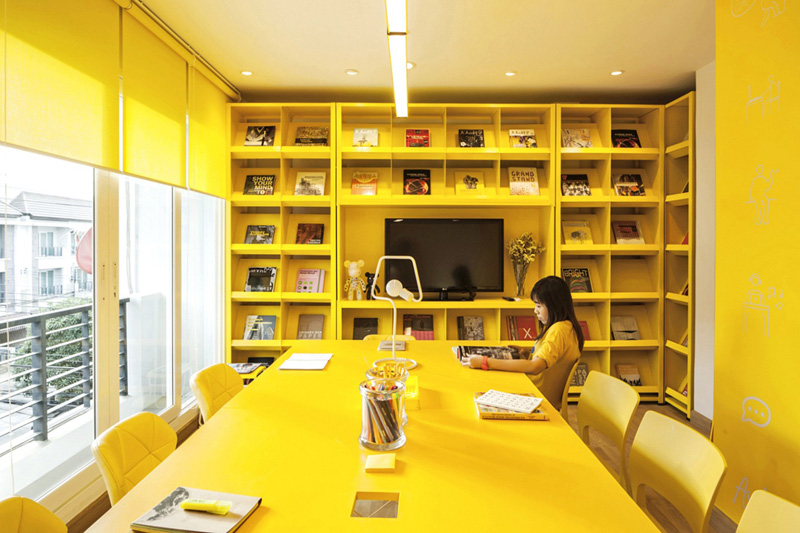 Yellow Contemporary Interior 230515 01 
