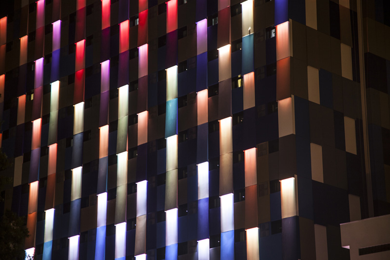 معماری هتل با نمای پوسته ای هوشمند 