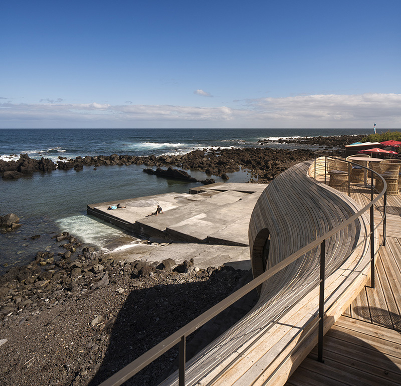 Cella Bar by FCC Arquitectura and interior designer Paulo Lobo