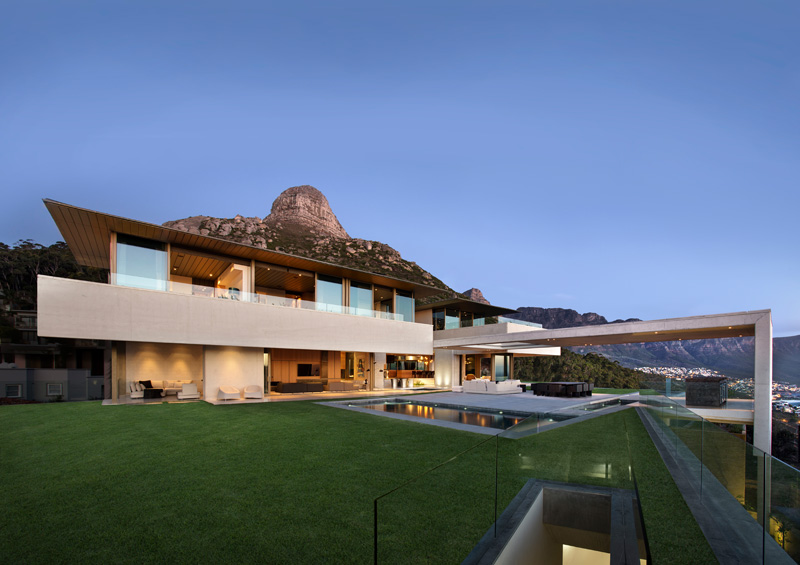 A clifftop home with 360 degree mountain and ocean views