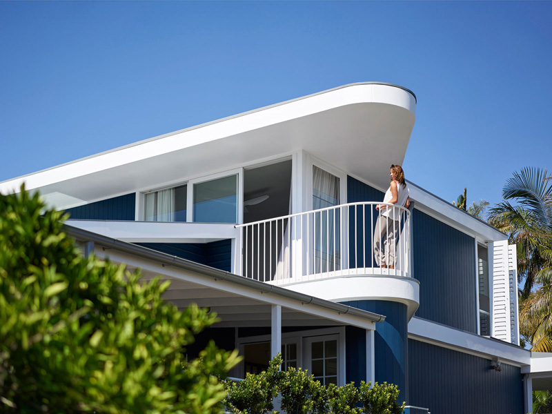 Beach House on Stilts by Luigi Rosselli Architects
