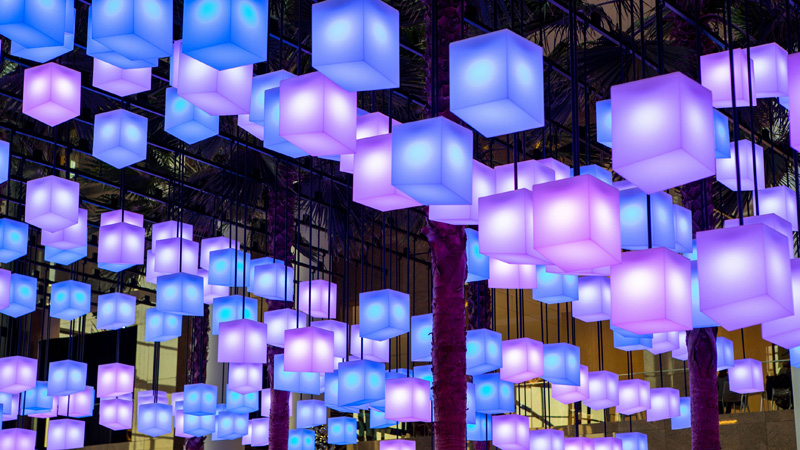 A glowing canopy of 650 lanterns inside New York?s Brookfield Place