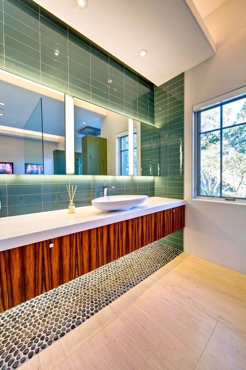 8 reasons why you should have a backlit mirror in your bathroom ...