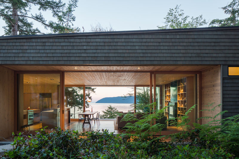 Lone Madrone Retreat by Heliotrope Architects