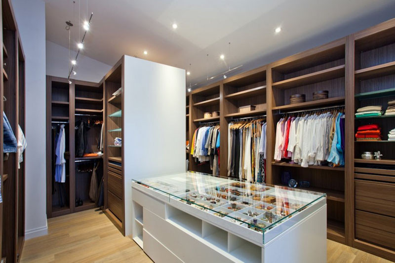 15 Examples Of Walk-In Closets To Inspire Your Next Room Make-Over