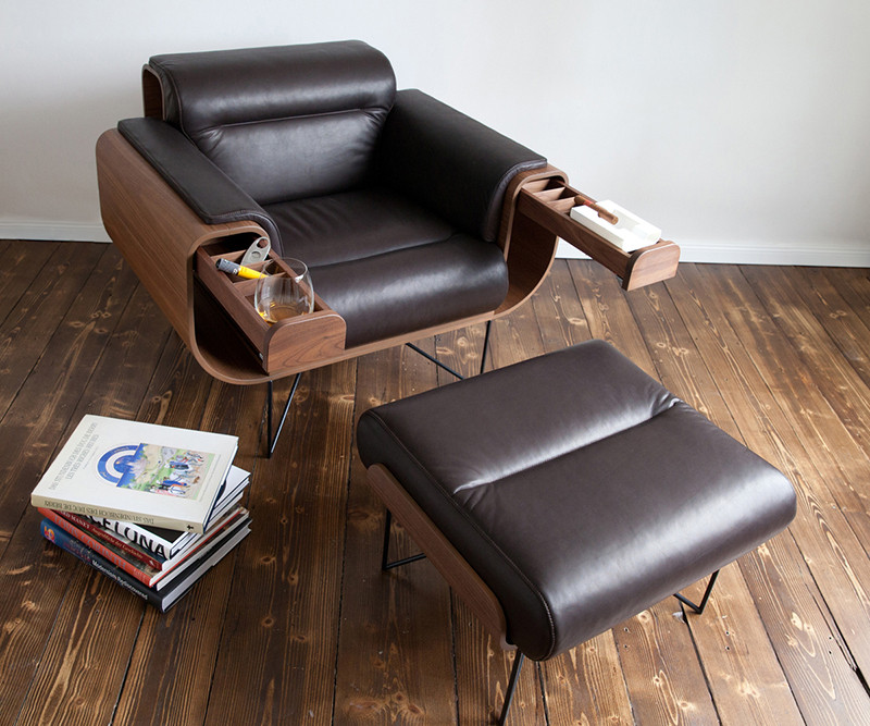 This Chair Is Designed For Cigar Aficionados