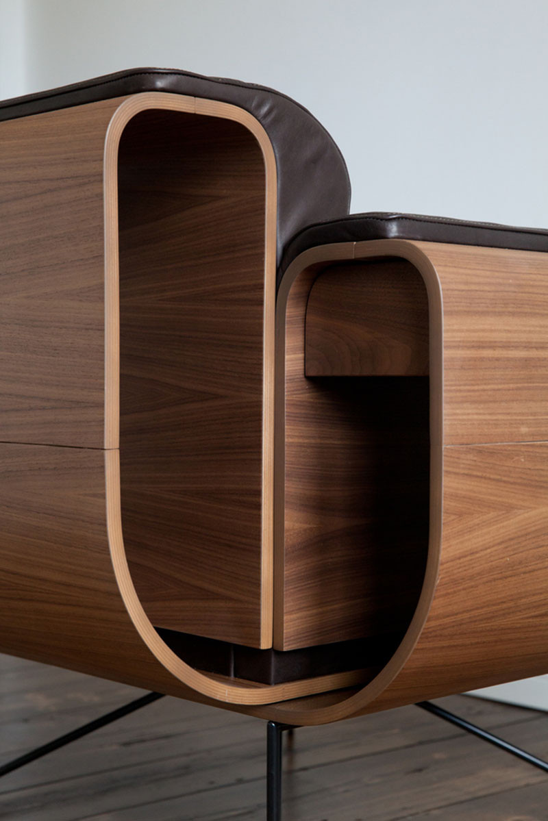 This Chair Is Designed For Cigar Aficionados