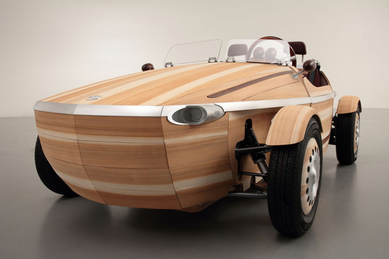 voiture miniature en bois