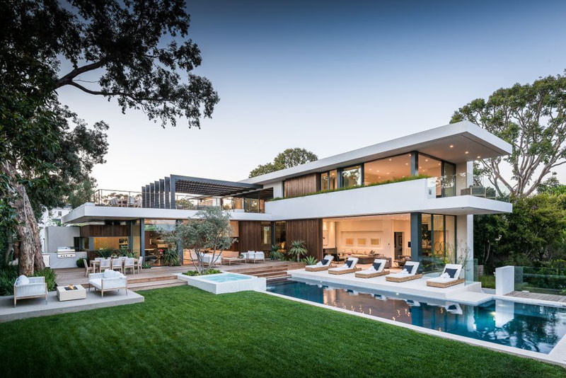 This California Home Was Definitely Designed For Outdoor Entertaining