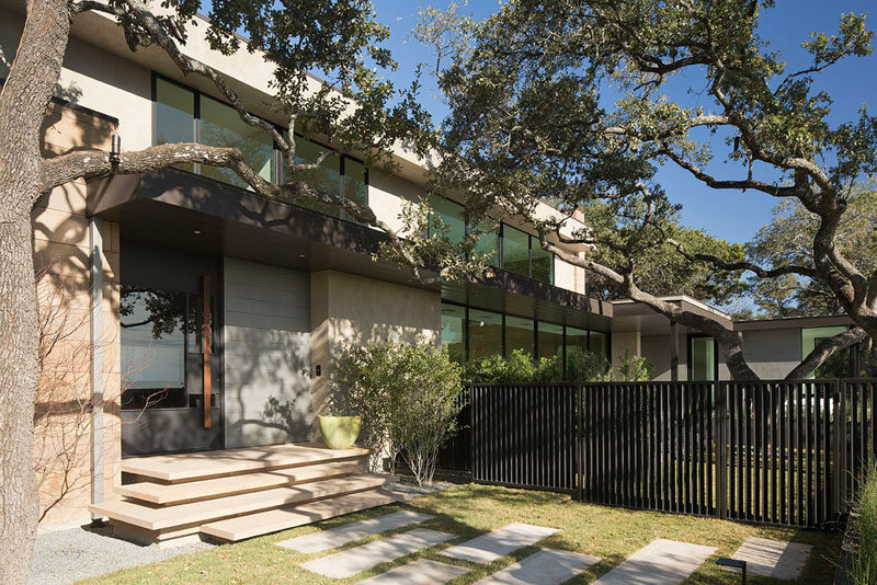 Dick Clark Architecture designed this contemporary house located on a sloping site that has picturesque views of downtown Austin, Texas.