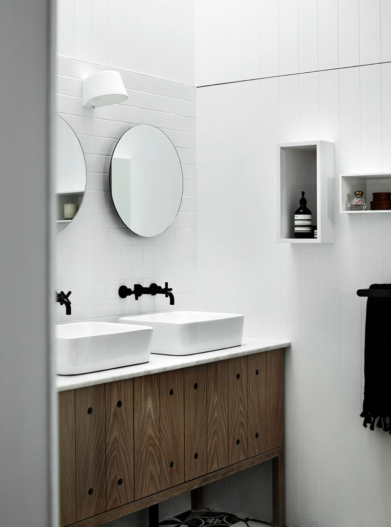 Round Bathroom Mirrors 011216 842 18 Contemporist 5 Bathroom Mirror Ideas For A Double Vanity
