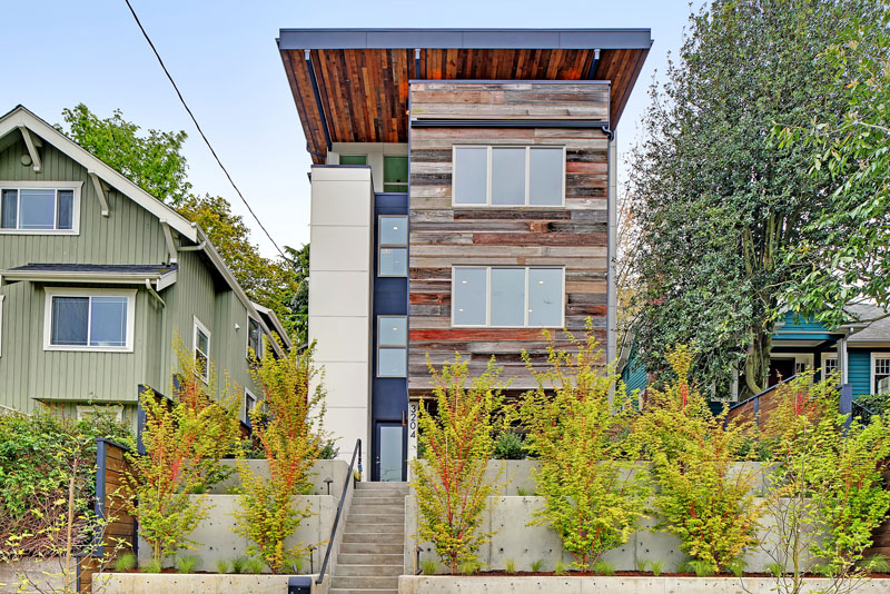 With sustainability in mind, this modern house in Seattle is made from recycled wood and locally sourced materials. 
