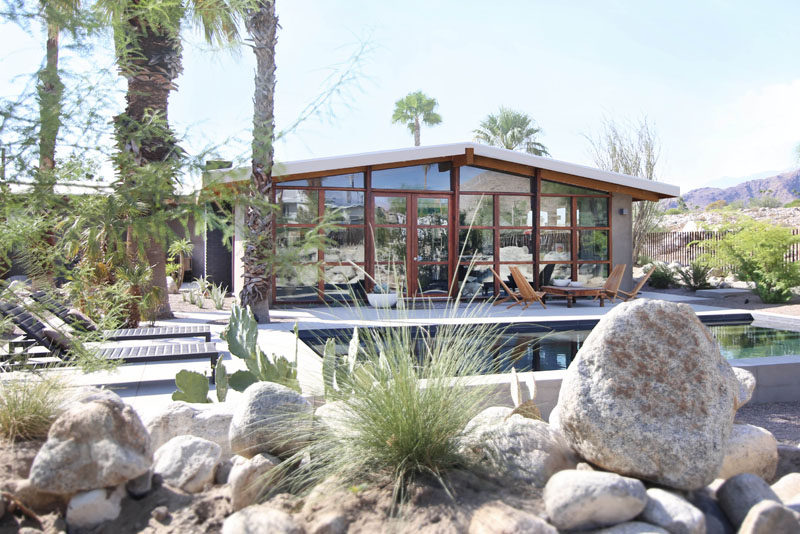 Architectural design practice Hundred Mile House, have renovated and added an addition to a custom-built post and beam mid-century ranch house built in 1954 at the base of San Jacinto Mountain in Palm Springs, California. #midcenturymodern #midcentury #architecture