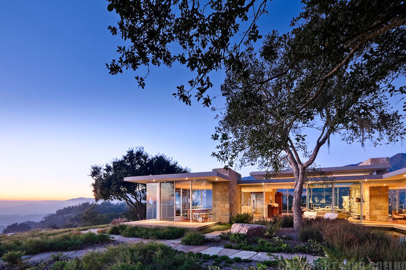 This modern house designed by Neumann Mendro Andrulaitis Architects, overlooks the Santa Ynez Mountains and Toro Canyon Park in California.