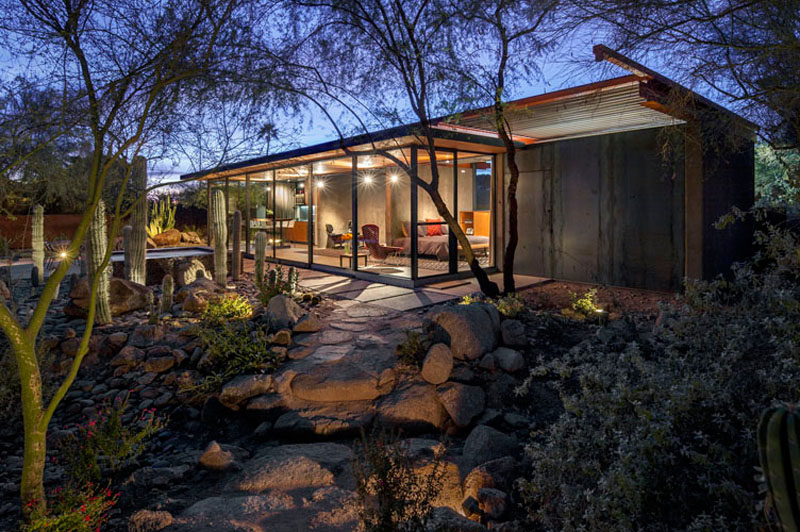 The Construction Zone have taken what was once a horse barn in Phoenix, Arizona, and transformed it into a modern guest house with plenty of glass. #ModernGuestHouse #GuestHouse #Architecture #OutdoorSpace #BocceCourt