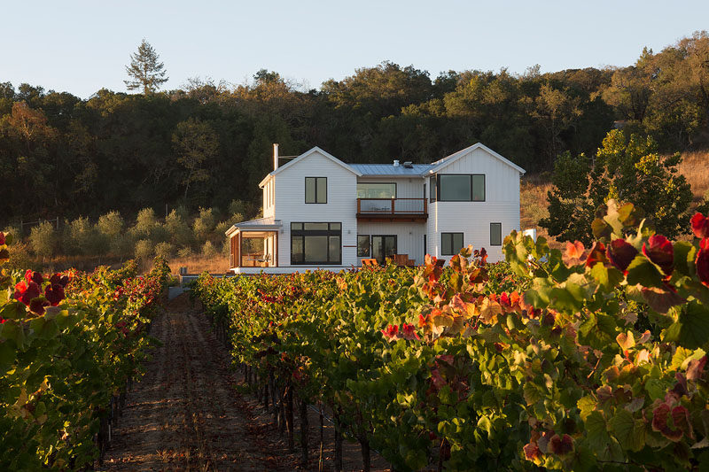 Architect Amy A. Alper, has recently completed a contemporary renovation and second story addition for a farmhouse in California, for a tech executive who traded in the startup lifestyle for grape growing. #ContemporaryFarmhouse #ModernFarmhouse