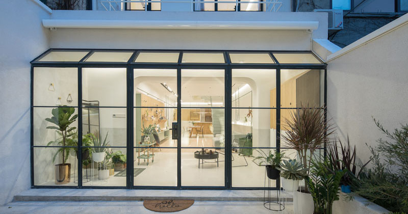 A 1940s Building In Shanghai Was Redesigned To Become A Bright And Airy Home For A Family