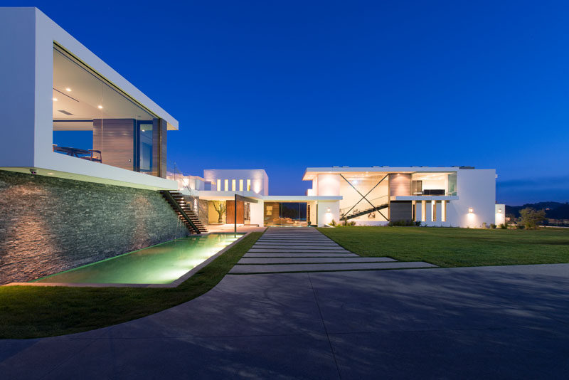 The Benedict Canyon Residence By Whipple Russell Architects