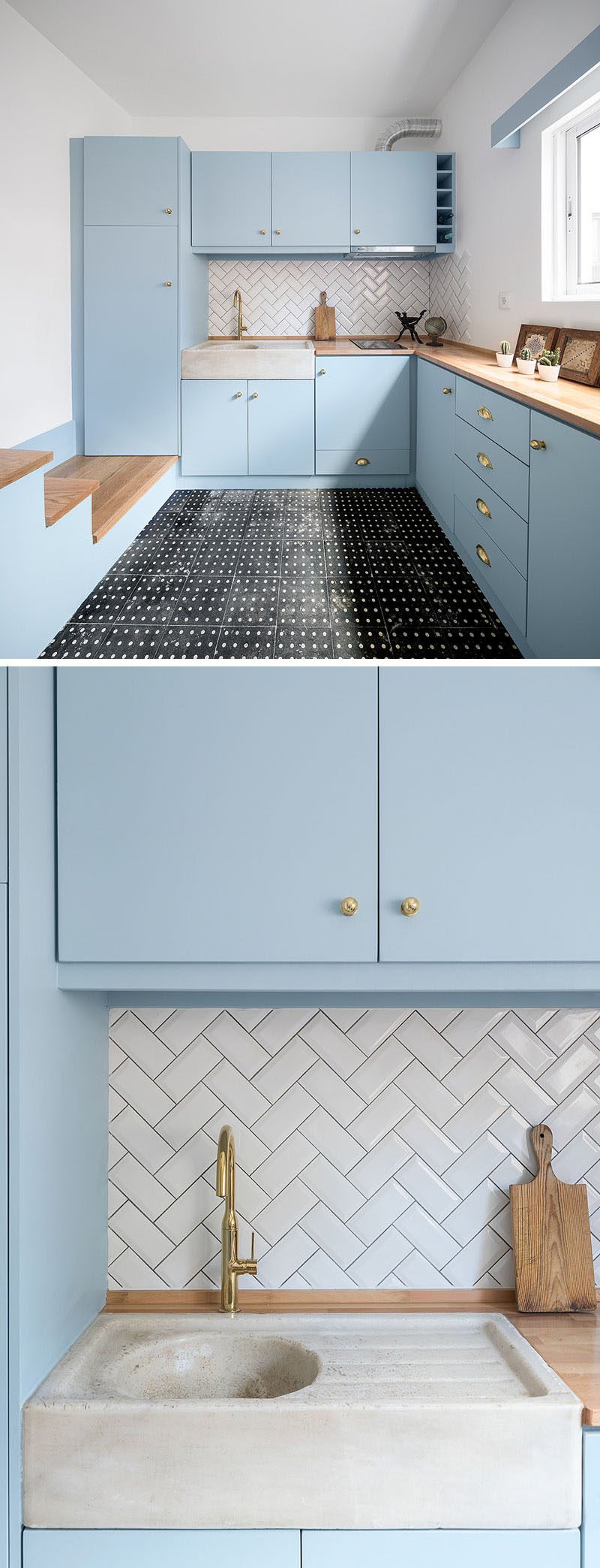 Nhà bếp nhỏ và hiện đại này có tủ màu xanh bột, mặt bàn bằng gỗ và gạch tàu điện ngầm màu trắng theo mô hình xương cá. #K Kitchen #BlueK Kitchen #ModernK Kitchen