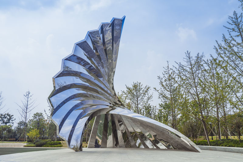 Richard Sweeney?s Largest Permanent Sculpture ?Reflection? Has Been Installed In China