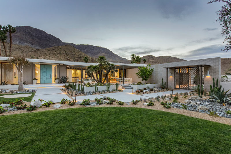 This Renovated Mid Century Modern House Sits On A Plateau Above Coachella Valley In California
