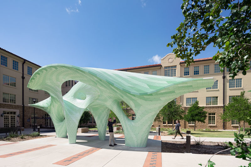 The hollow-bodied structure of the 'Zephyr Pavilion' by MARC FORNES / THEVERYMANY, is made from two layers of 3mm aluminum, with a linear cut distance of 7,400 meters. #Art #Sculpture #PublicArt #PublicSculpture #Design