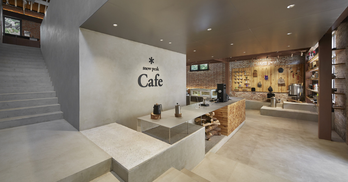 Before and After & A Renovated 1950s Red&Brick Warehouse Turned Into A Cafe