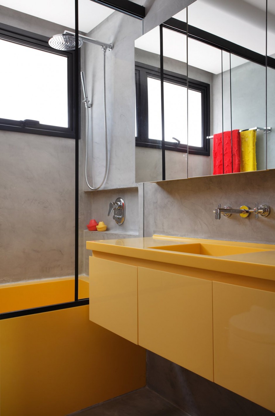 DM House by Studio Guilherme Torres