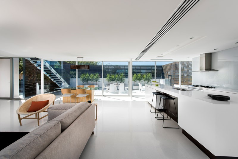 Floating kitchen island