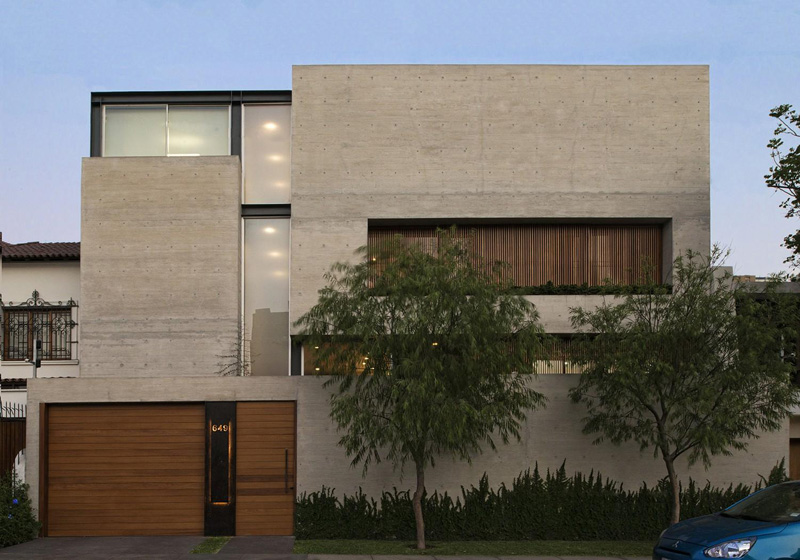 House V by Jaime Ortiz de Zevallos Architecture
