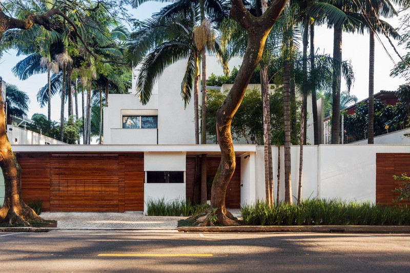 MG Residence by Reinach Mendonça Arquitetos