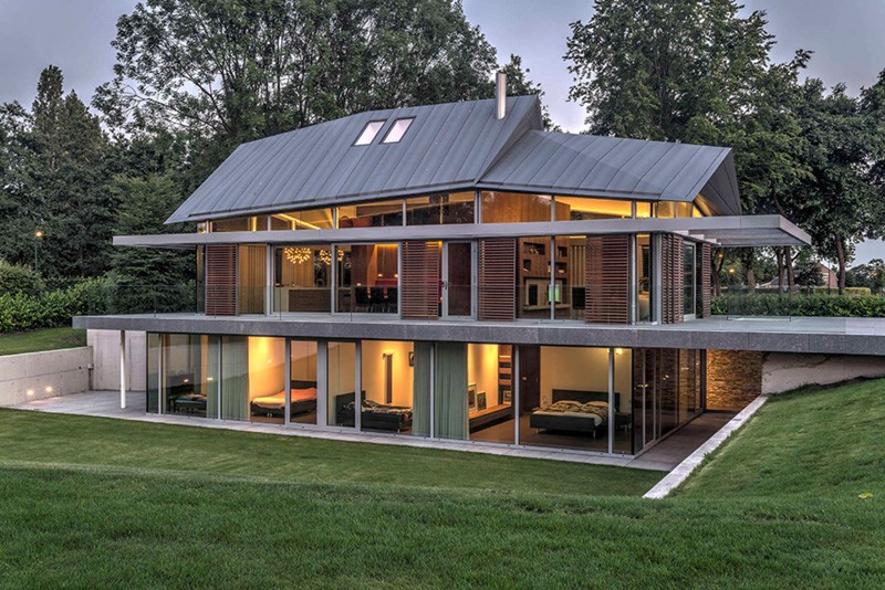 Contemporary dutch home