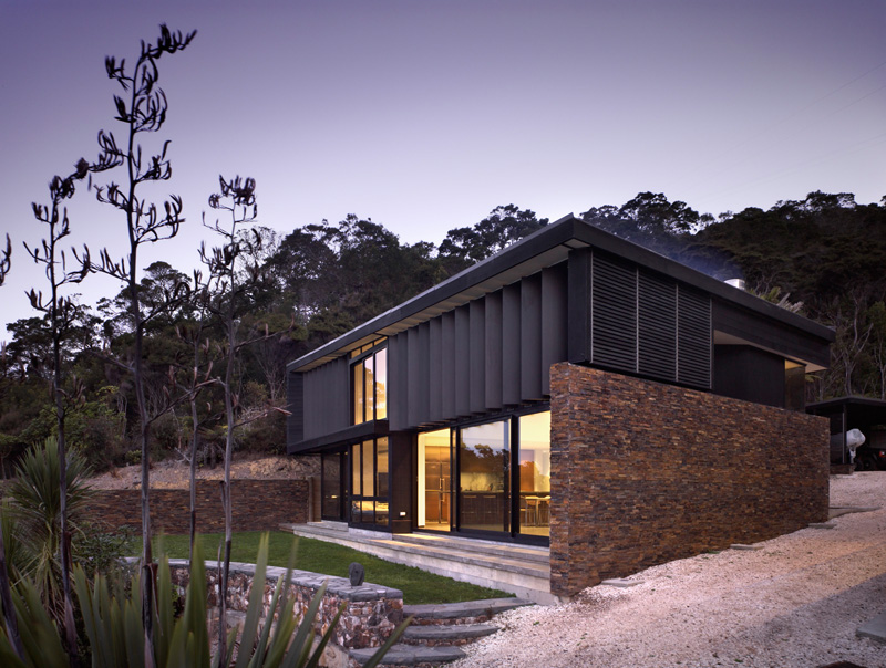 Waikopua Residence by Daniel Marshall Architects