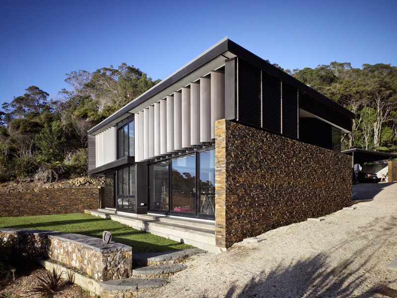 Waikopua Residence by Daniel Marshall Architects