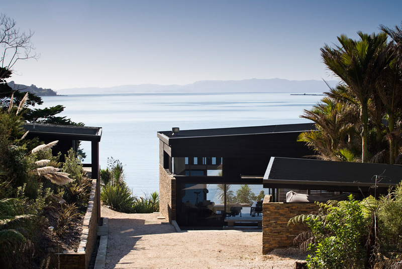 Waikopua Residence by Daniel Marshall Architects