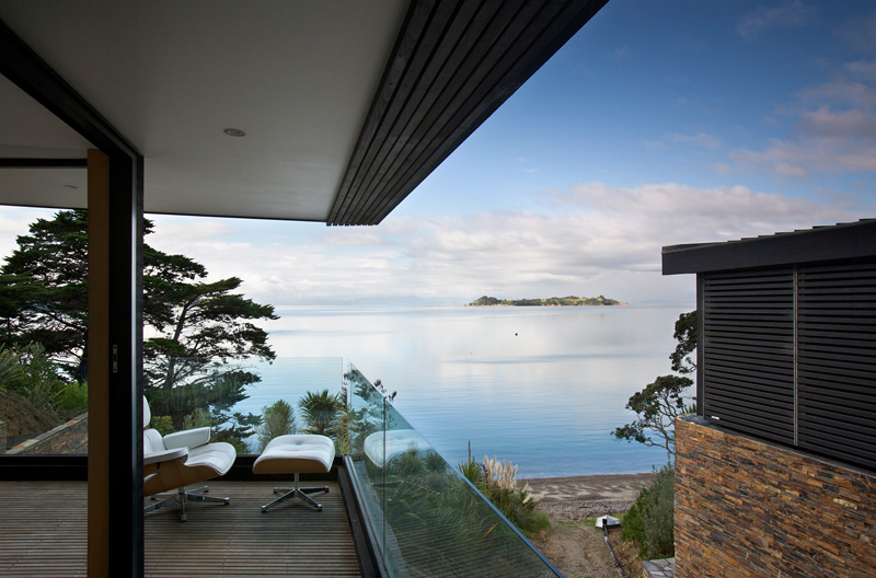 Waikopua Residence by Daniel Marshall Architects