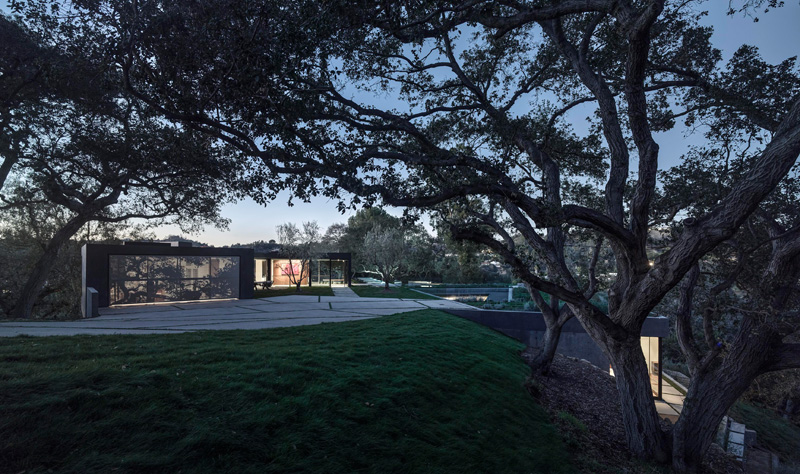 Oak Pass Main House By Walker Workshop