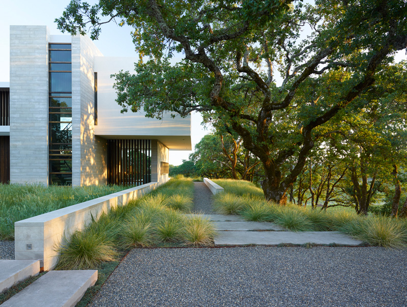 Retrospect Vineyards House by Swatt Miers Architects