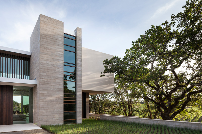 Retrospect Vineyards House by Swatt Miers Architects