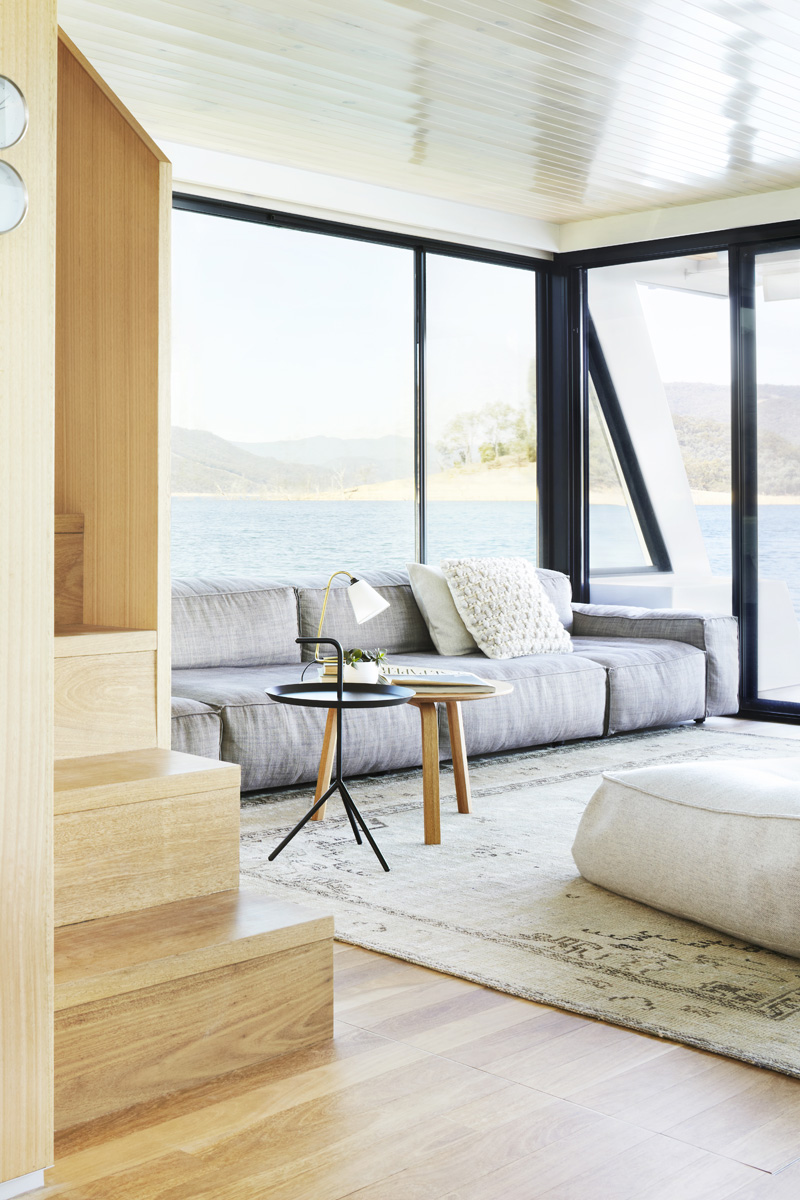 Lake Eildon Houseboat By Pipkorn & Kilpatrick 