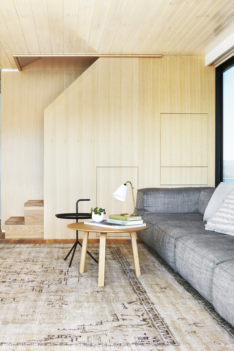 Lake Eildon Houseboat By Pipkorn & Kilpatrick 