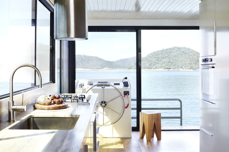 Lake Eildon Houseboat By Pipkorn & Kilpatrick 