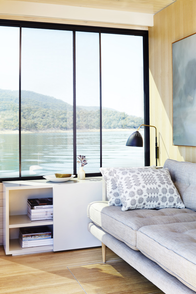 Lake Eildon Houseboat By Pipkorn & Kilpatrick 