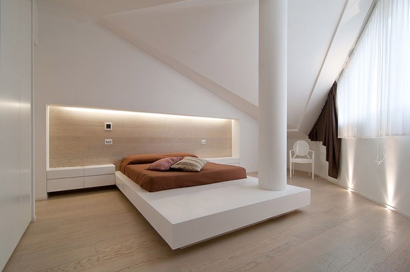 Custom Bed Incorporates An Awkwardly Placed Column