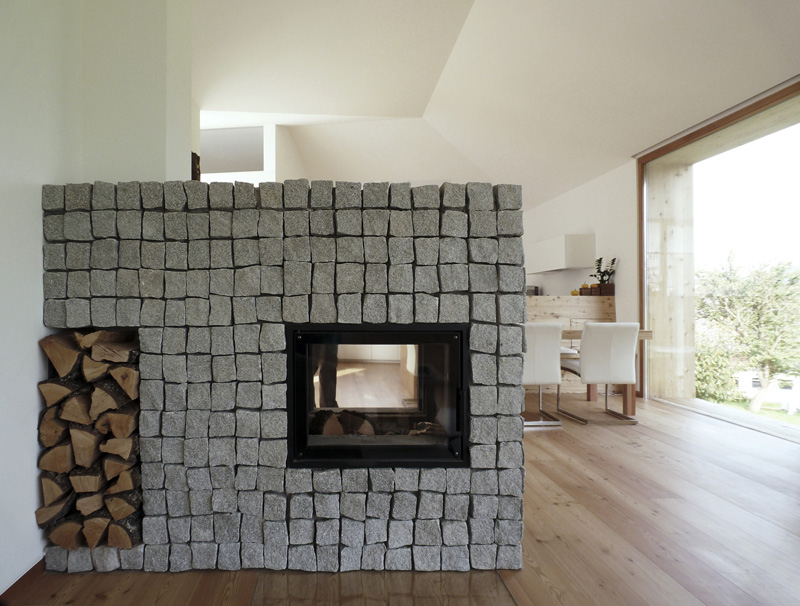 7 Examples of Contemporary Fireplace Surrounds