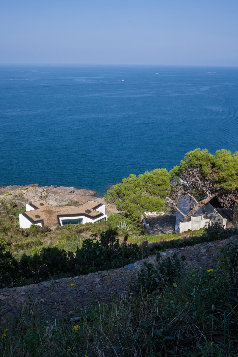 Sunflower House by Cadaval & Solà-Morales