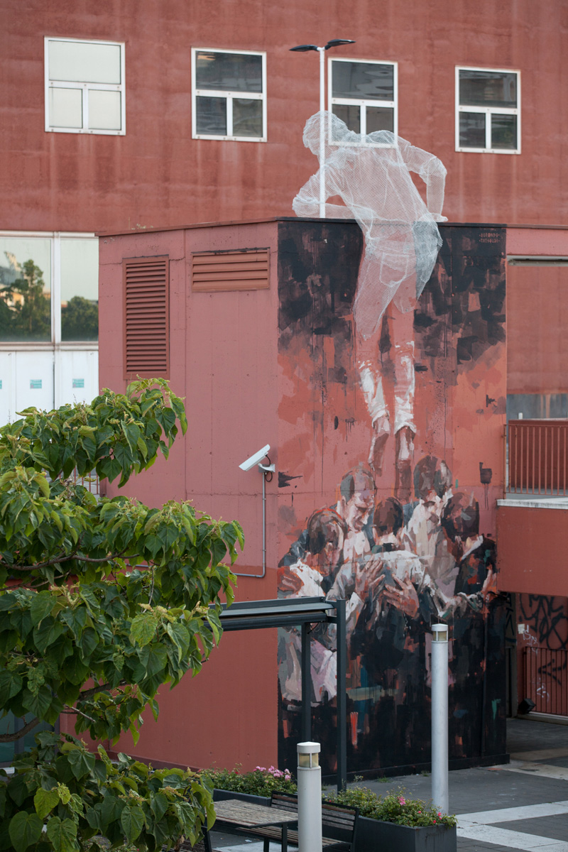 CHAINED By Edoardo Tresoldi And Gonzalo Borondo