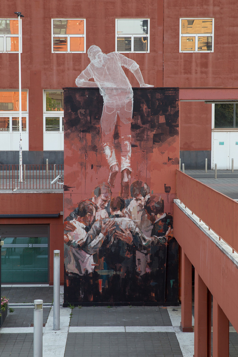 CHAINED By Edoardo Tresoldi And Gonzalo Borondo