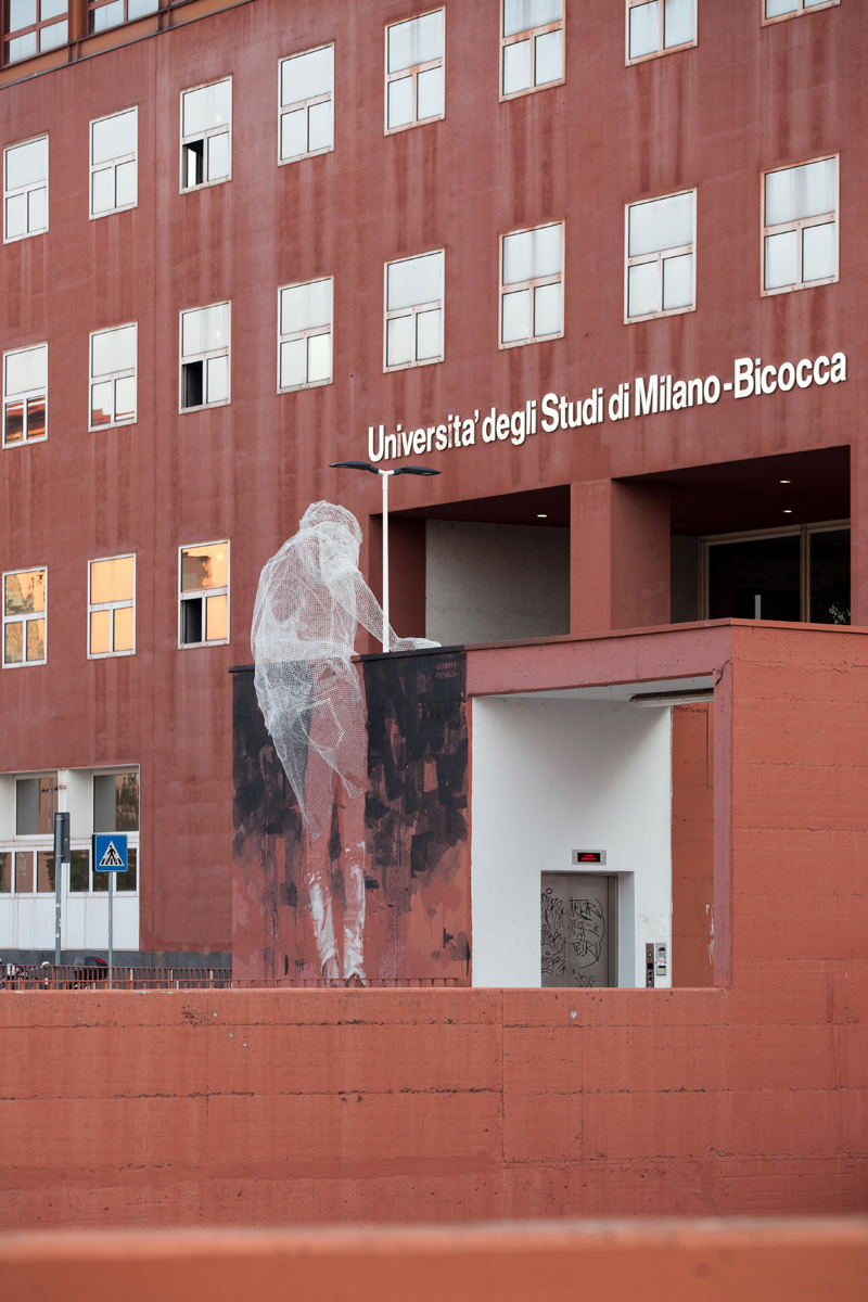 CHAINED By Edoardo Tresoldi And Gonzalo Borondo